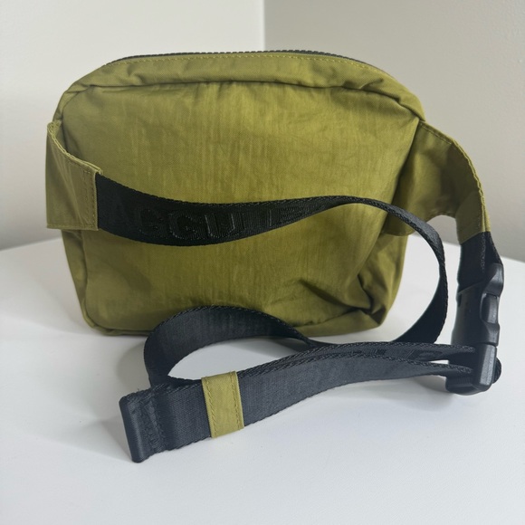 BAGGU Avocado Green Nylon Belt Bag Fanny Bag Black Strap Spellout - Picture 9 of 12